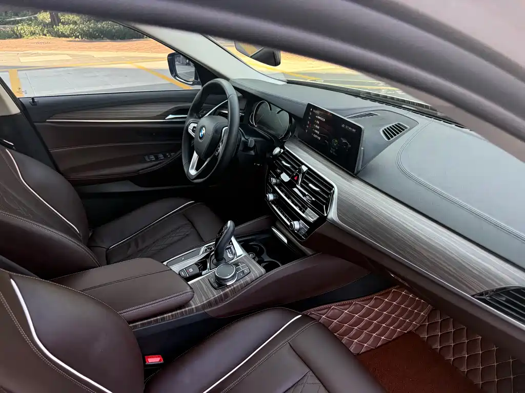BMW 5 Series — миниатюра 20