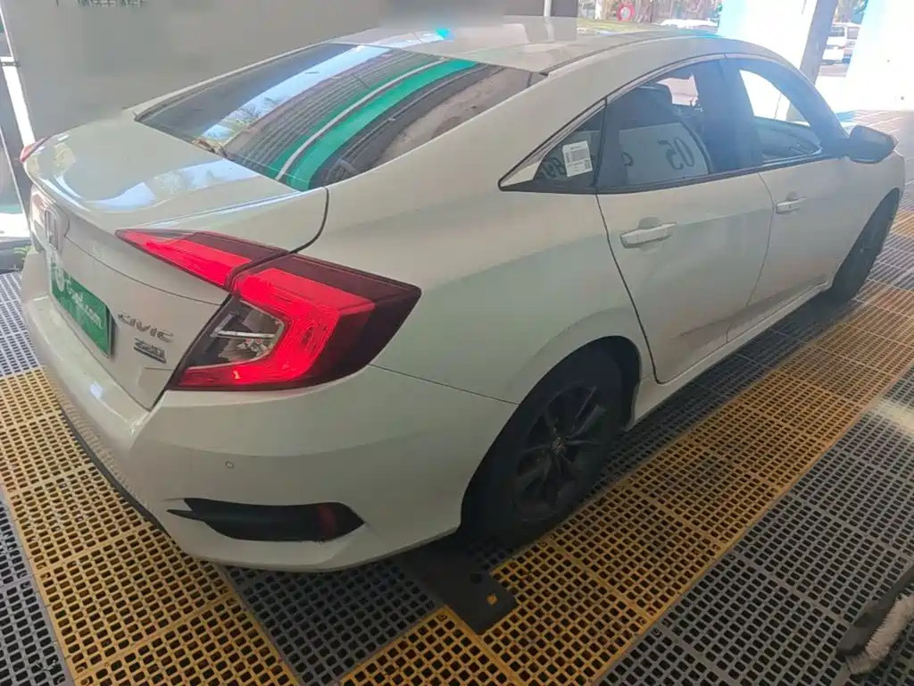 Honda Civic — миниатюра 7