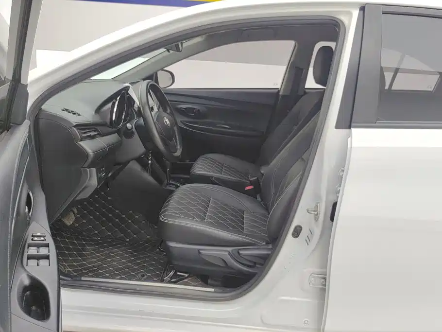 Toyota Yaris L — миниатюра 9
