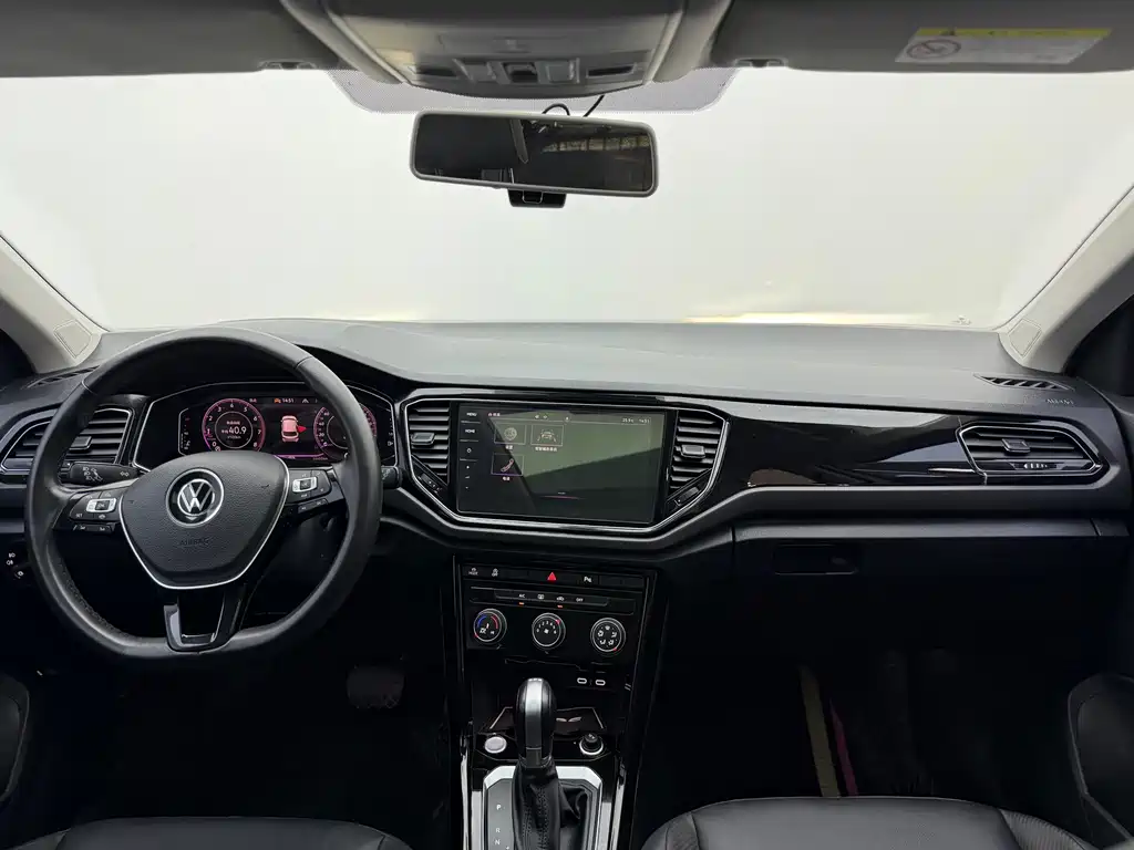 Volkswagen T-Roc — миниатюра 9