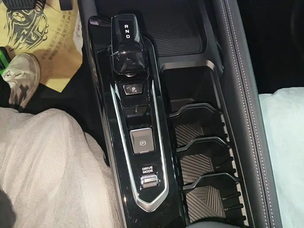 Geely Binyue — миниатюра 14