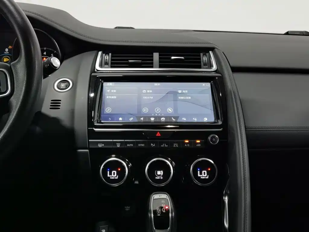 Jaguar E-PACE — миниатюра 12