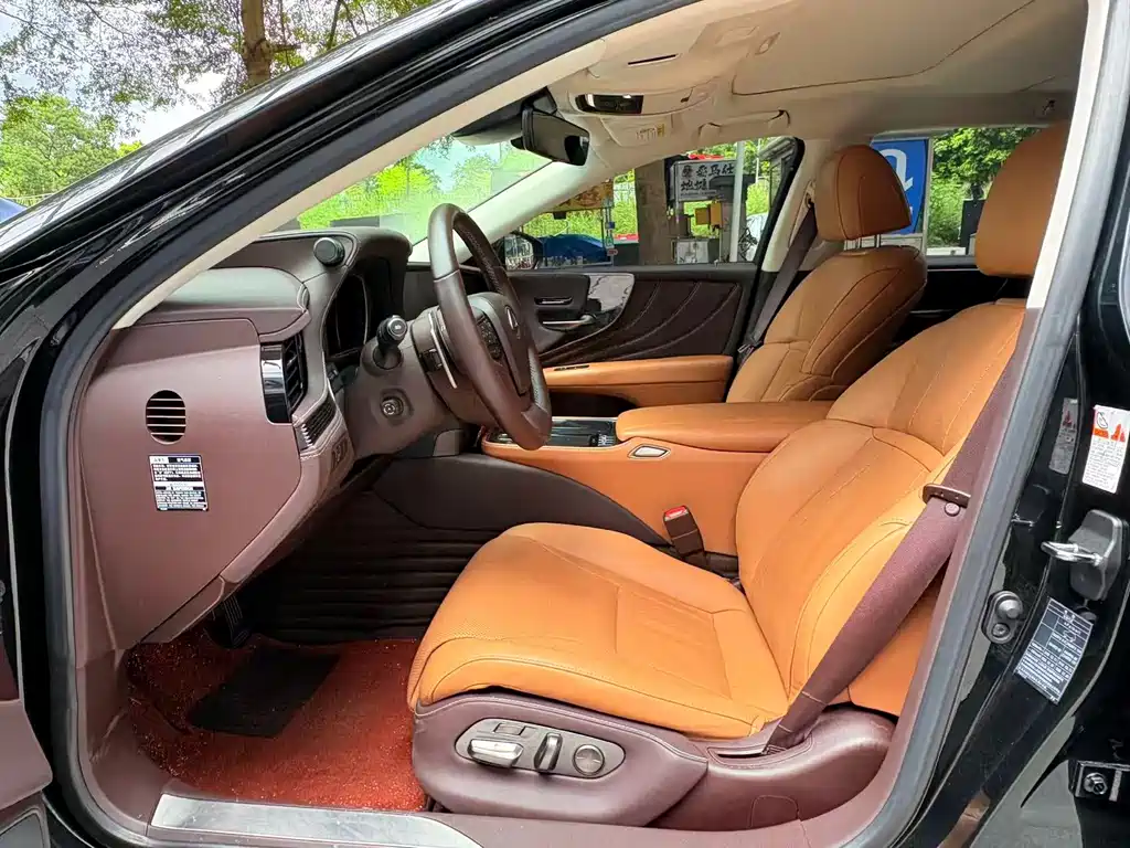 Lexus LS — миниатюра 4
