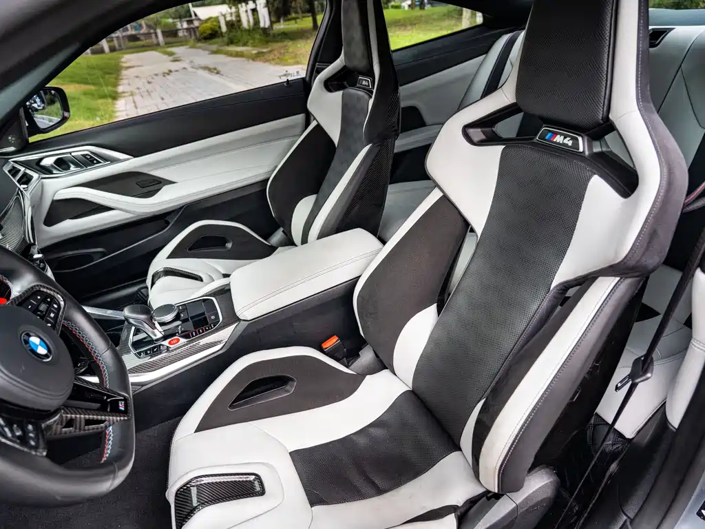 BMW M4 — миниатюра 10
