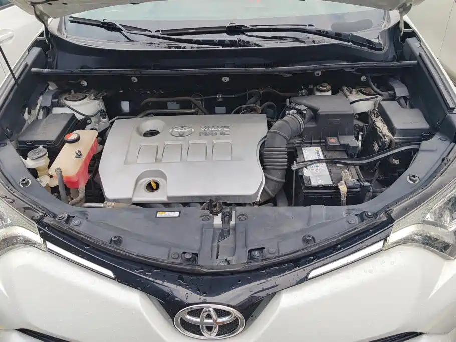 Toyota RAV4 — миниатюра 10