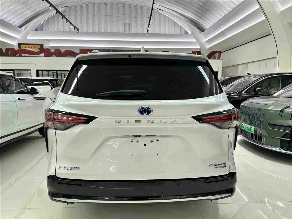 Toyota Sienna — миниатюра 19