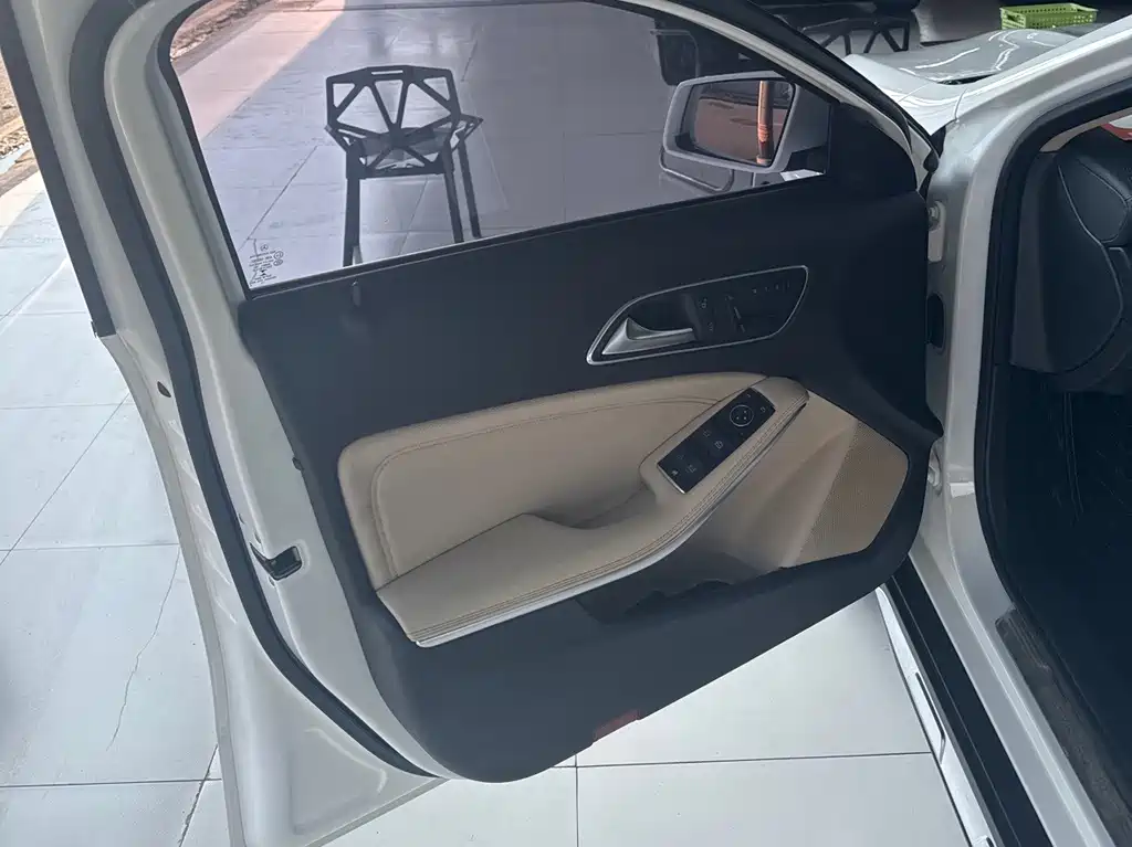Mercedes-Benz GLA — миниатюра 8