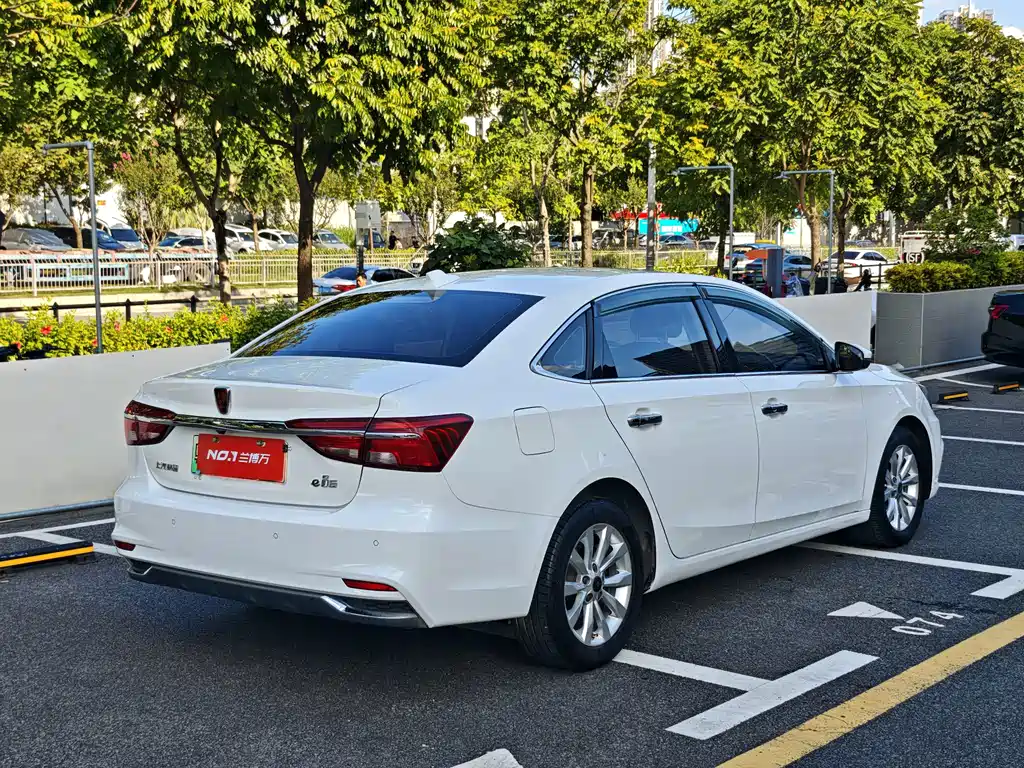 Roewe i6 New Energy — миниатюра 6