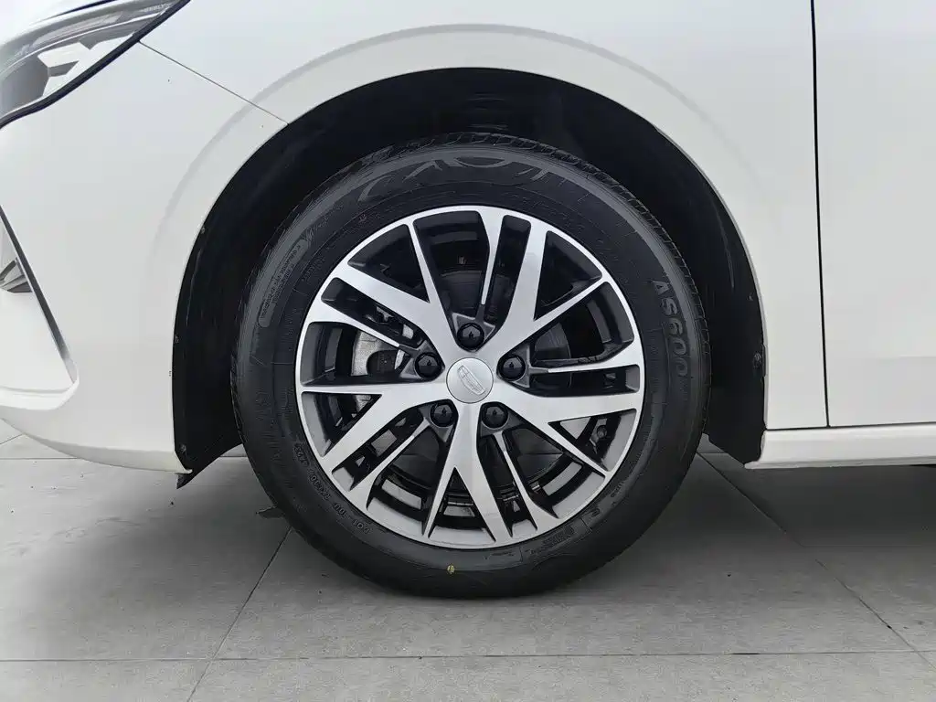 Geely Emgrand — миниатюра 17