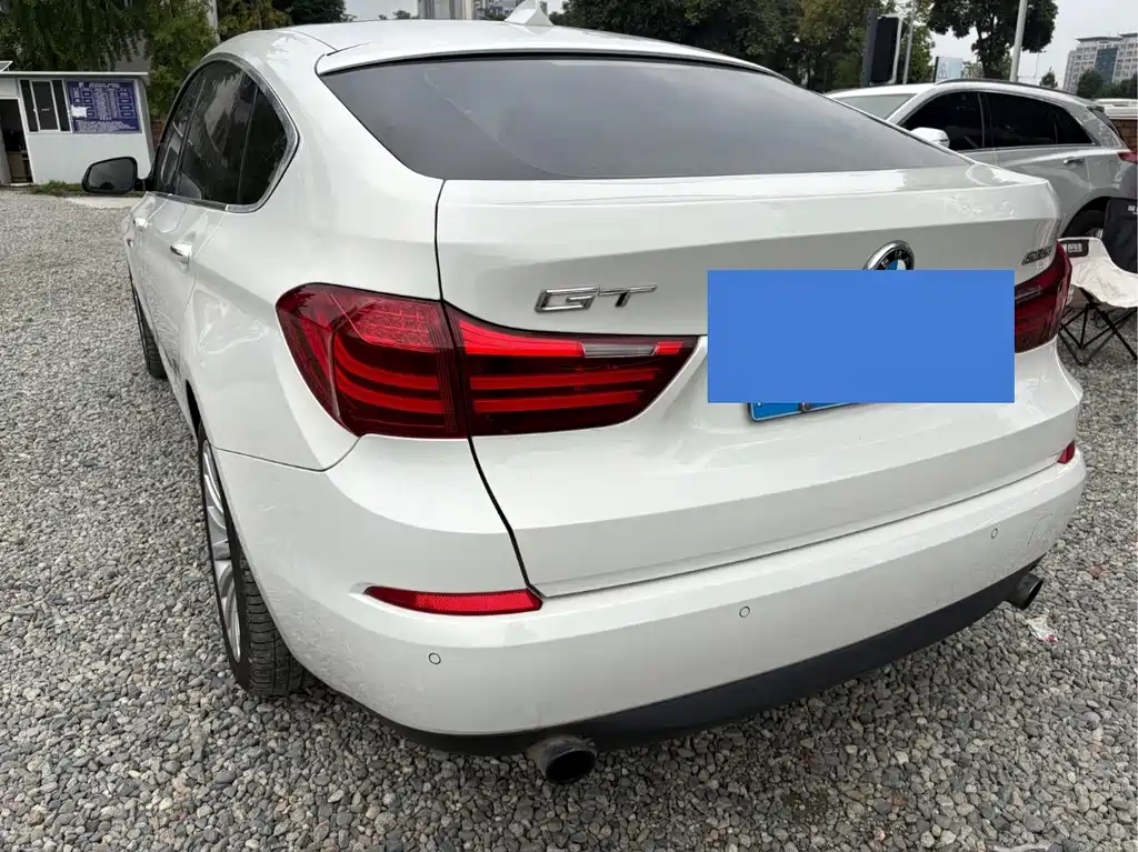 BMW 5 Series GT — миниатюра 8