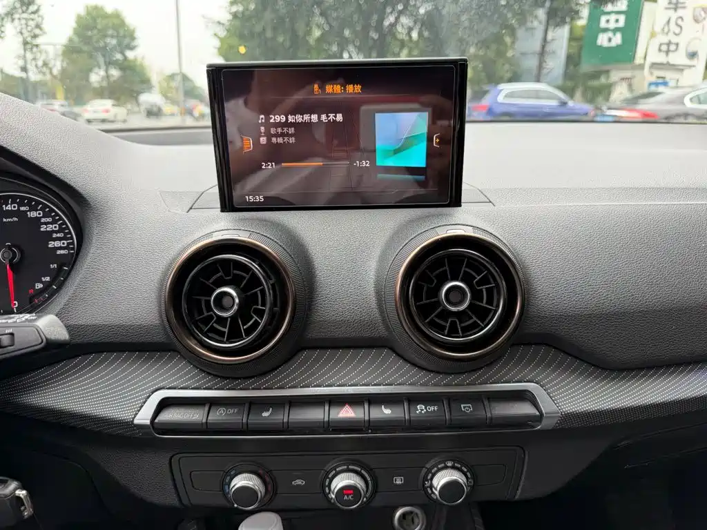 Audi Q2L — миниатюра 10