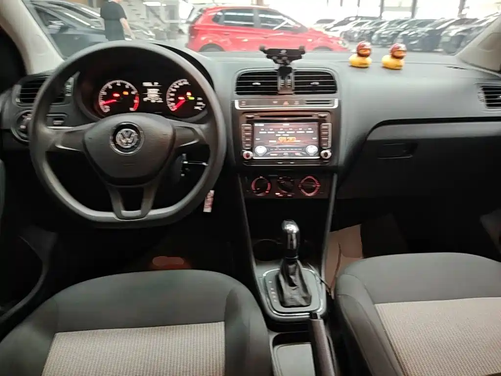 Volkswagen Polo — миниатюра 10
