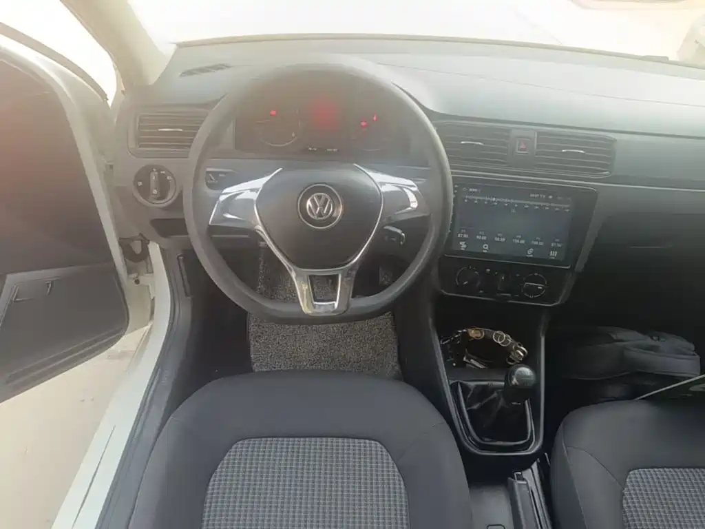 Volkswagen Santana — миниатюра 11