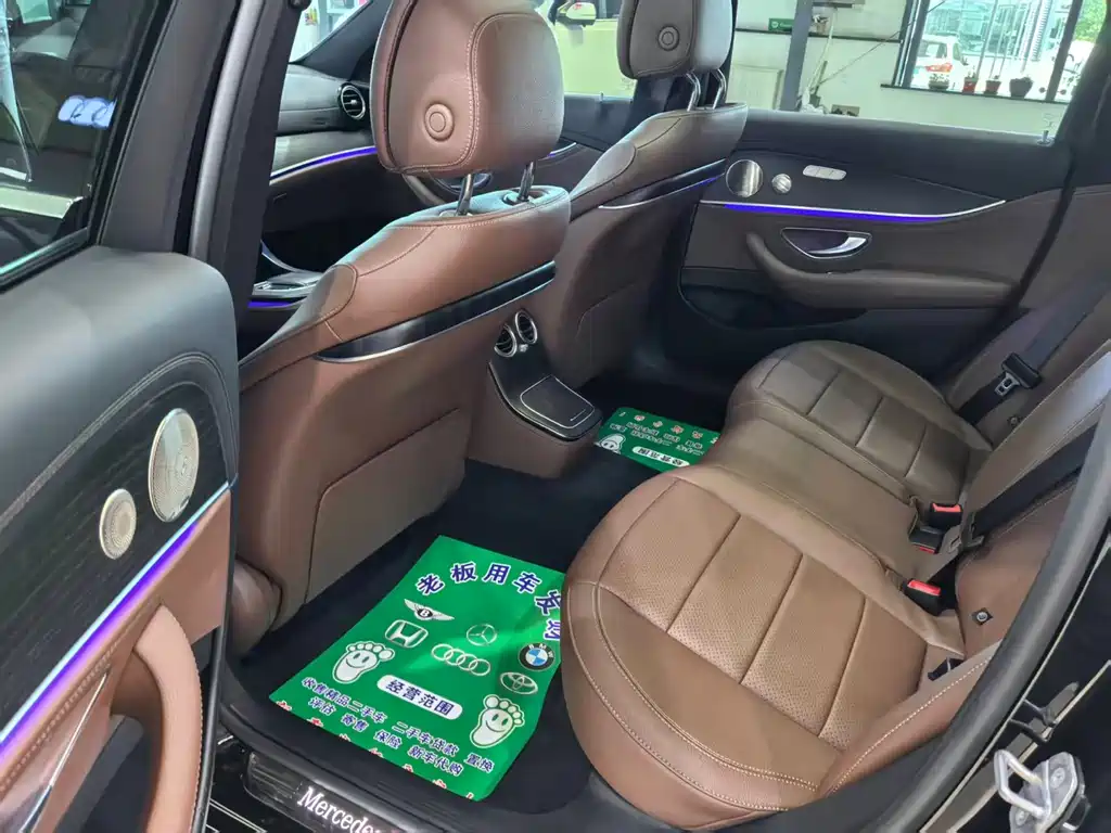 Mercedes-Benz E-Class — миниатюра 5