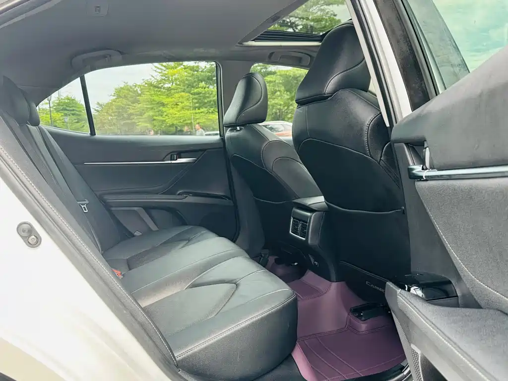 Toyota Camry — миниатюра 16