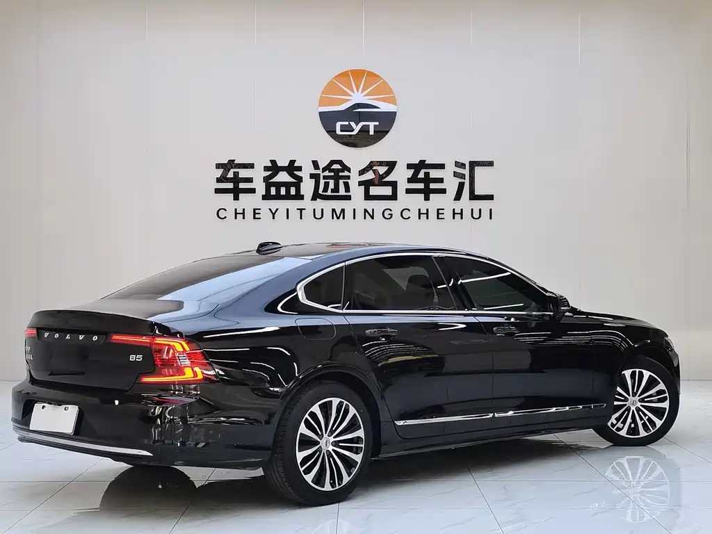Volvo S90 2024 B5 Luxury