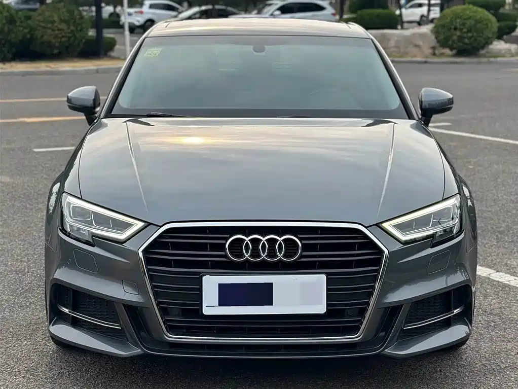 Audi A3 2019 Limousine 40 TFSI Sport V