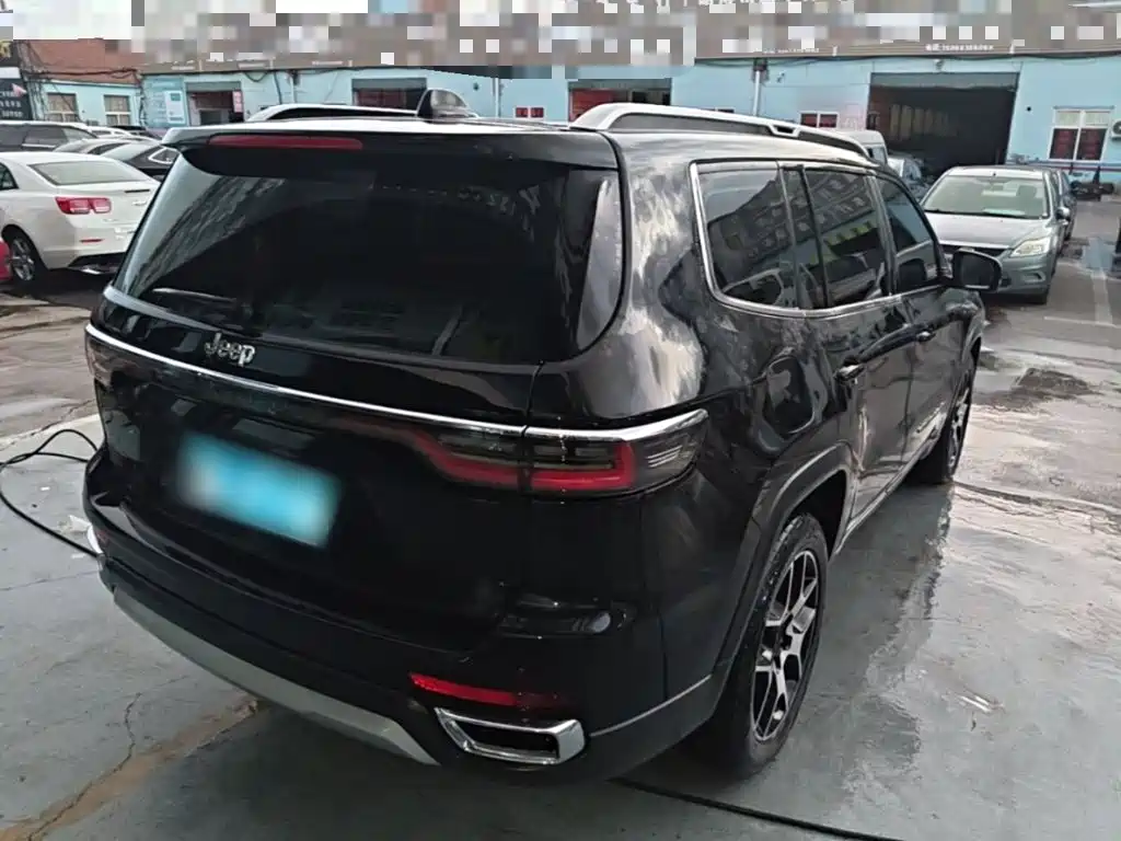 Jeep Grand Commander — миниатюра 7