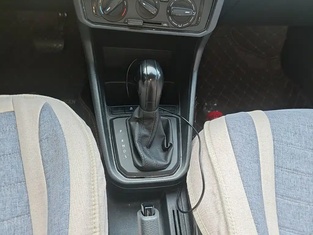 Volkswagen Santana — миниатюра 14