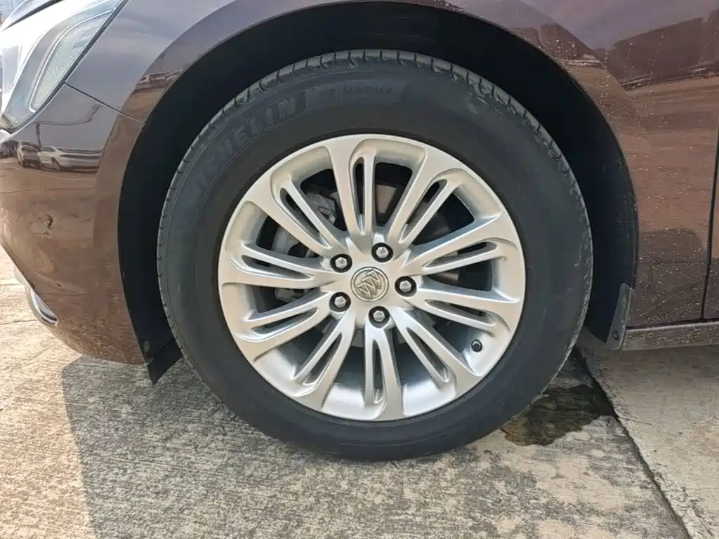 Buick LaCrosse — миниатюра 23