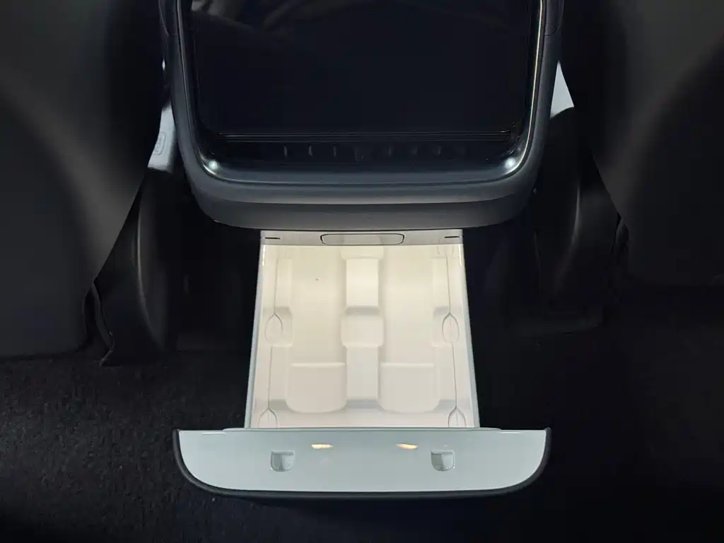 XIAOMI CAR XIAOMI YU7