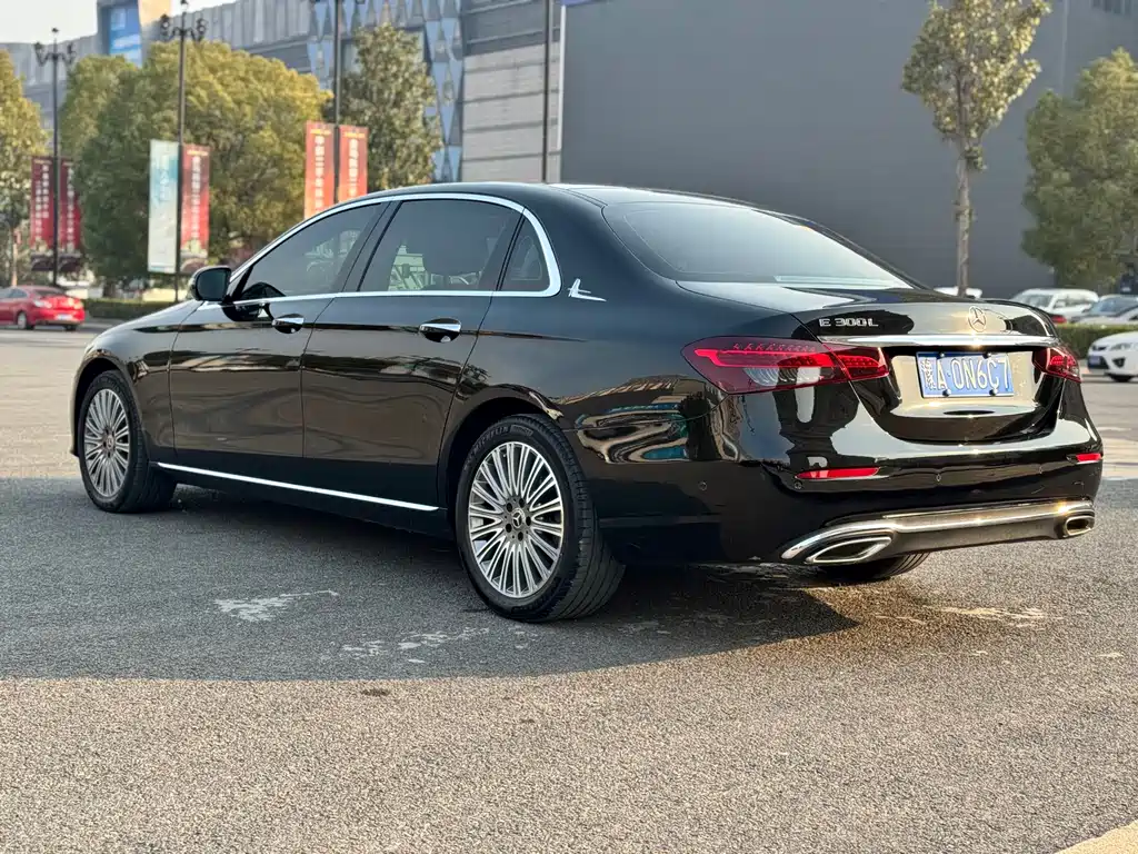 MERCEDES-BENZ E CLASS