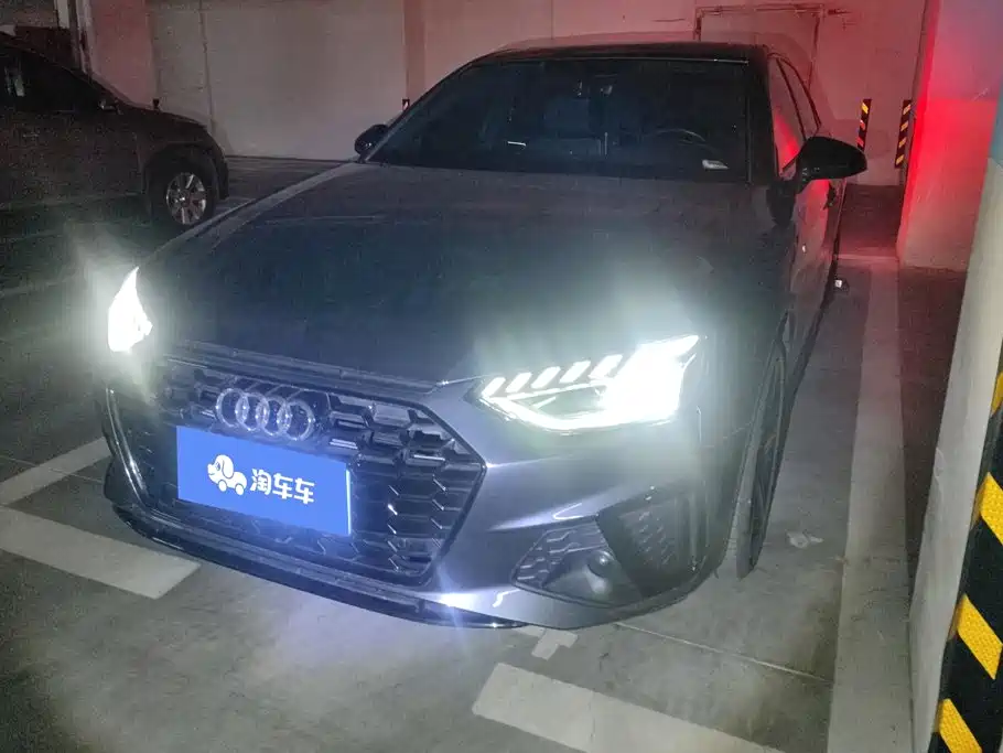 奥迪A4L 2023款 40 TFSI 豪华动感型 2024