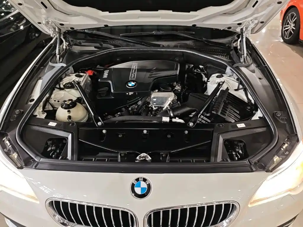 BMW 5 Series — миниатюра 20