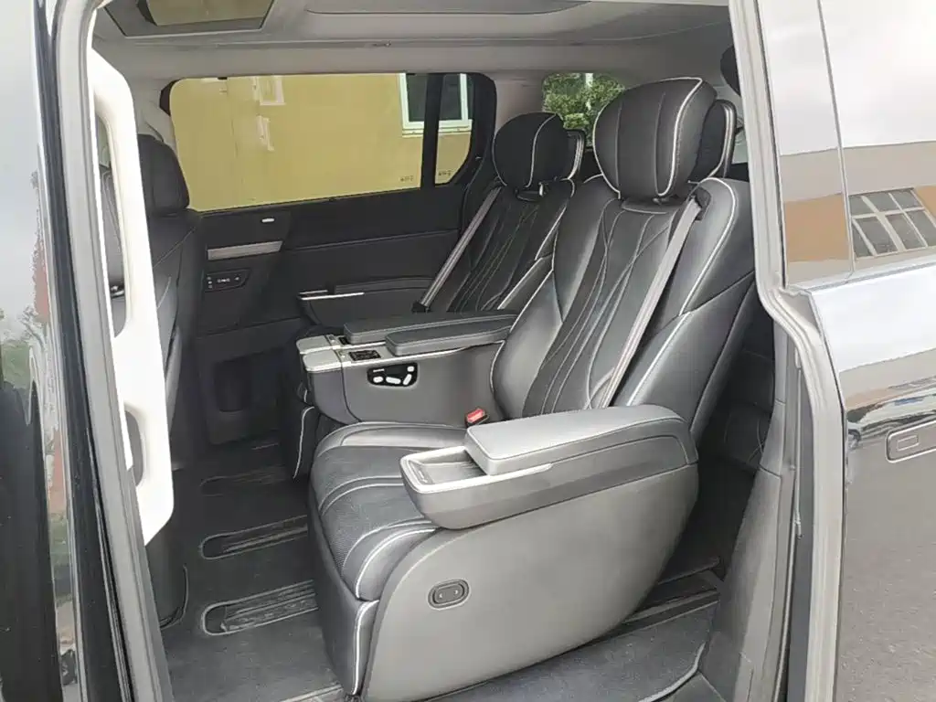 XPeng X9 — миниатюра 17