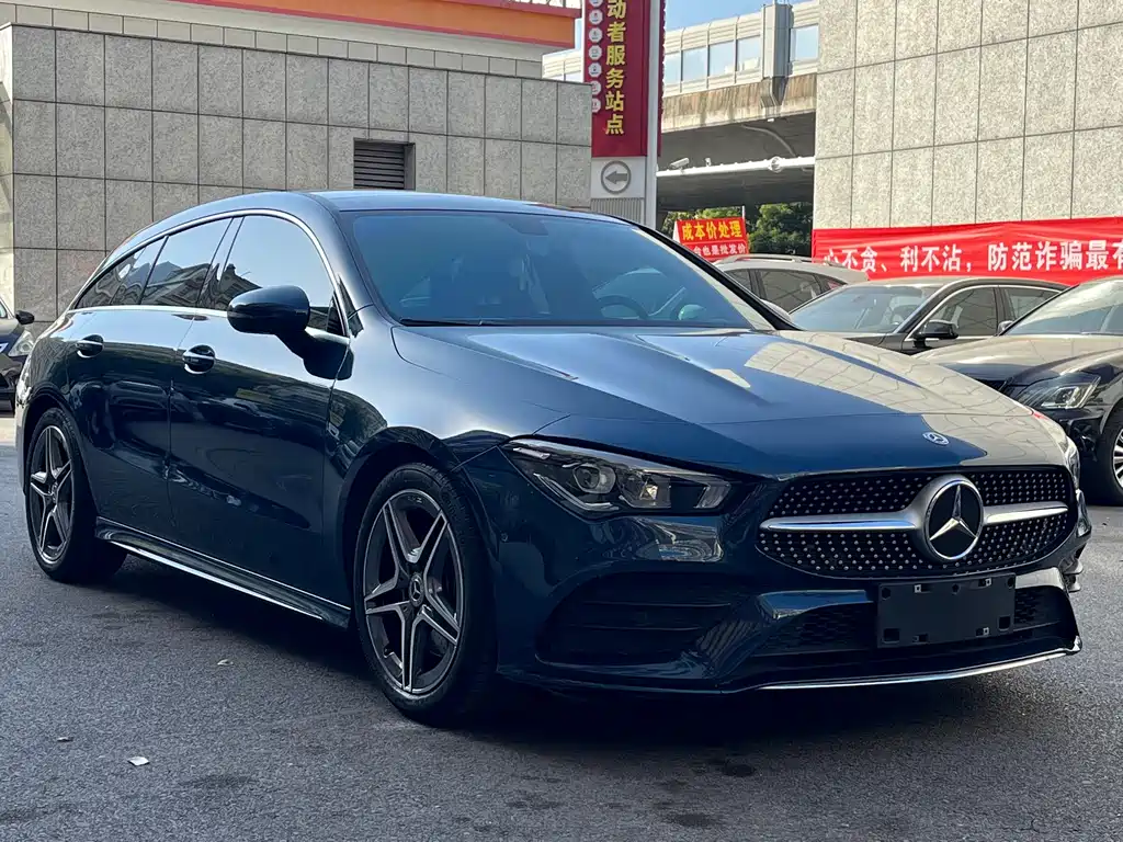 MERCEDES-BENZ CLA