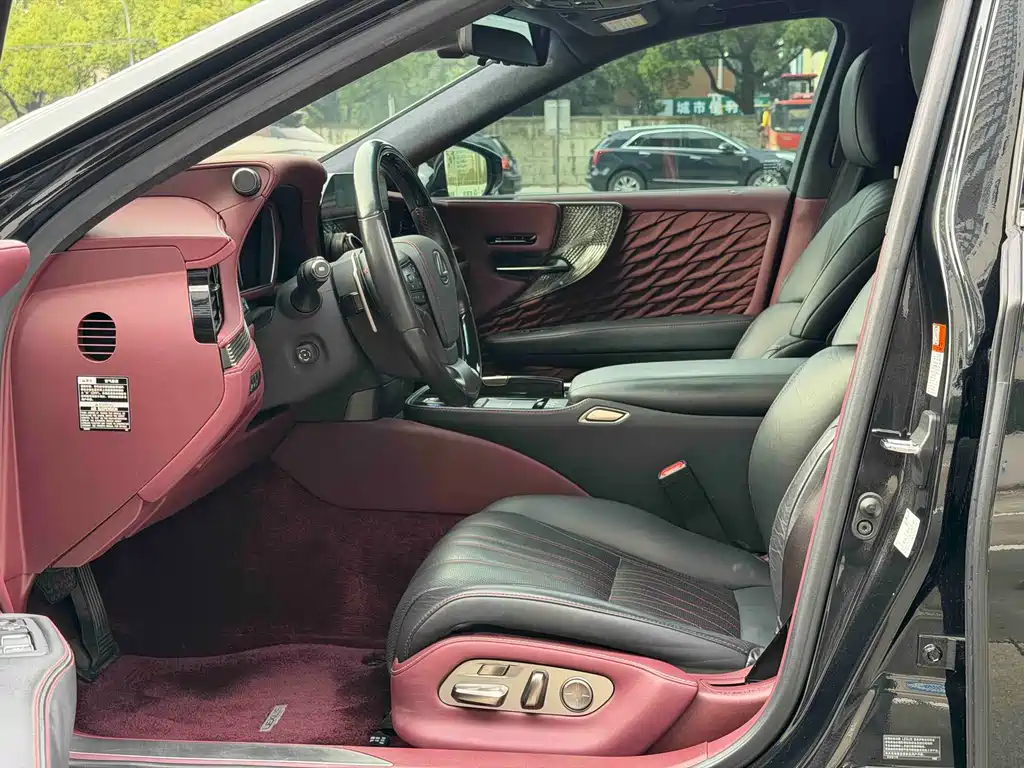 Lexus LS — миниатюра 9