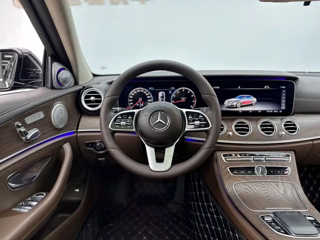 Mercedes-Benz E-Class — миниатюра 3