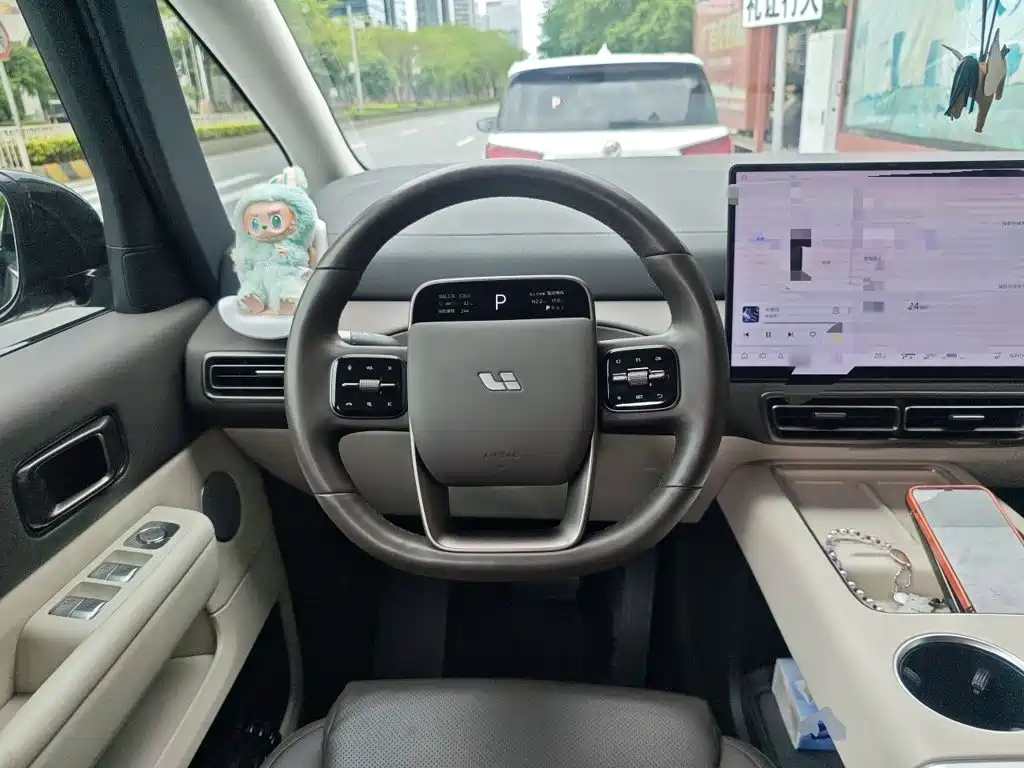 Li Auto Li MEGA — миниатюра 11