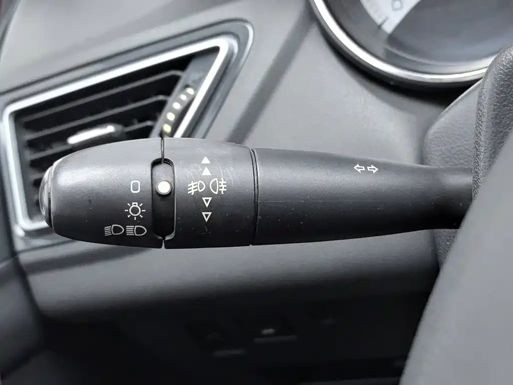 Peugeot 308 — миниатюра 21