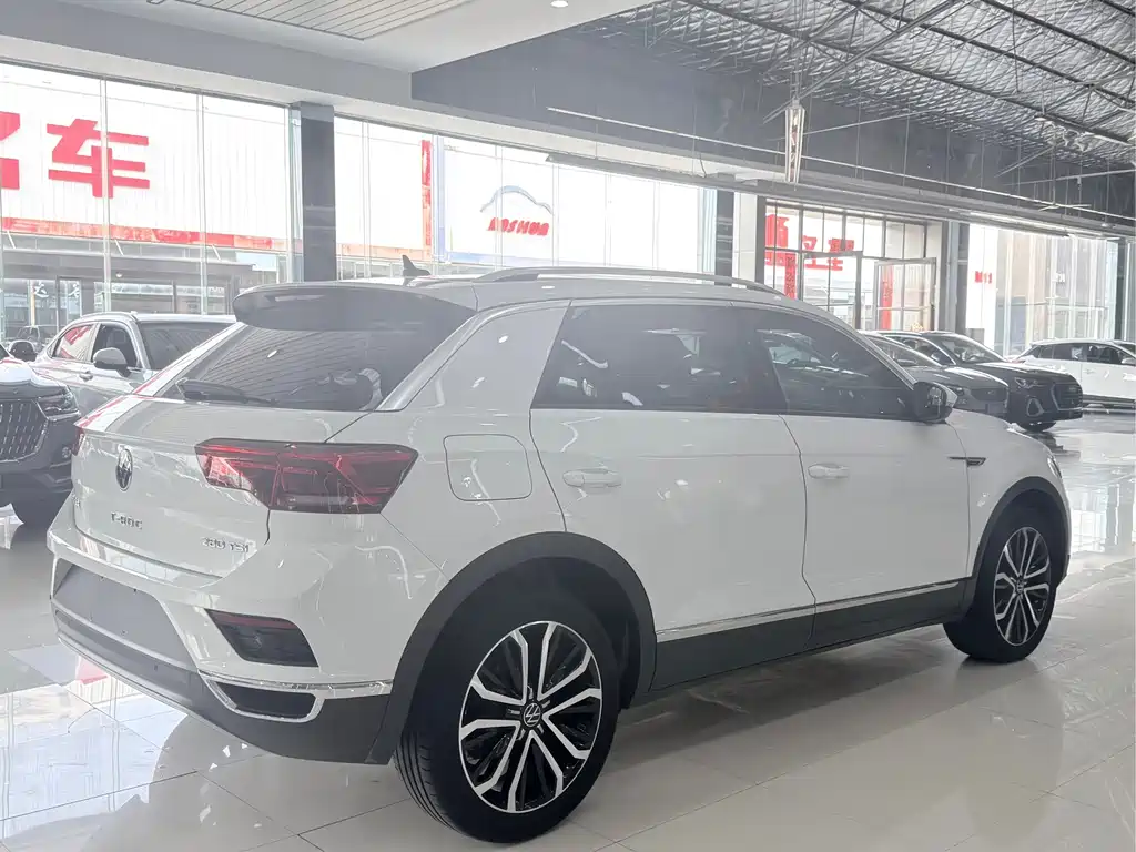Volkswagen T-Roc — миниатюра 16