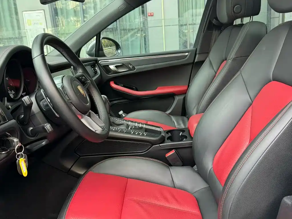 Porsche Macan — миниатюра 9