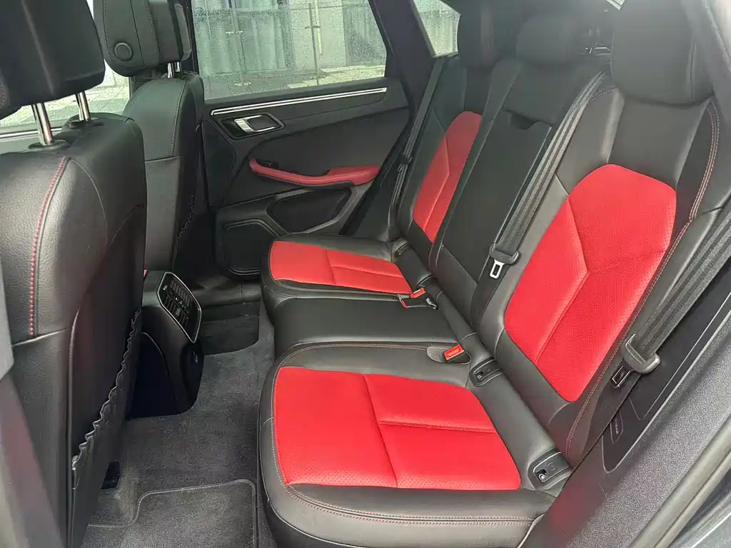 Porsche Macan — миниатюра 10