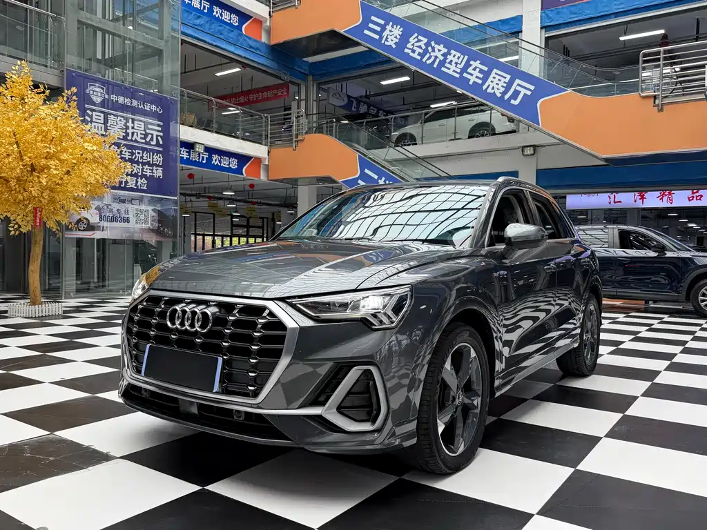 Купить Audi Q3