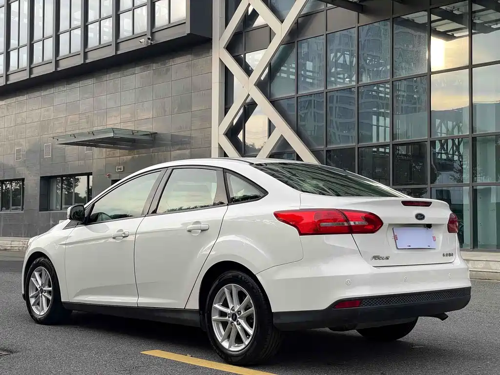 Ford Focus — миниатюра 13
