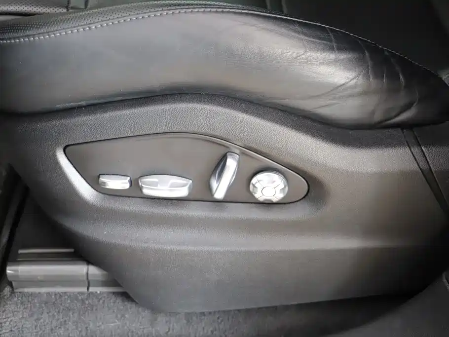 Porsche Cayenne — миниатюра 19
