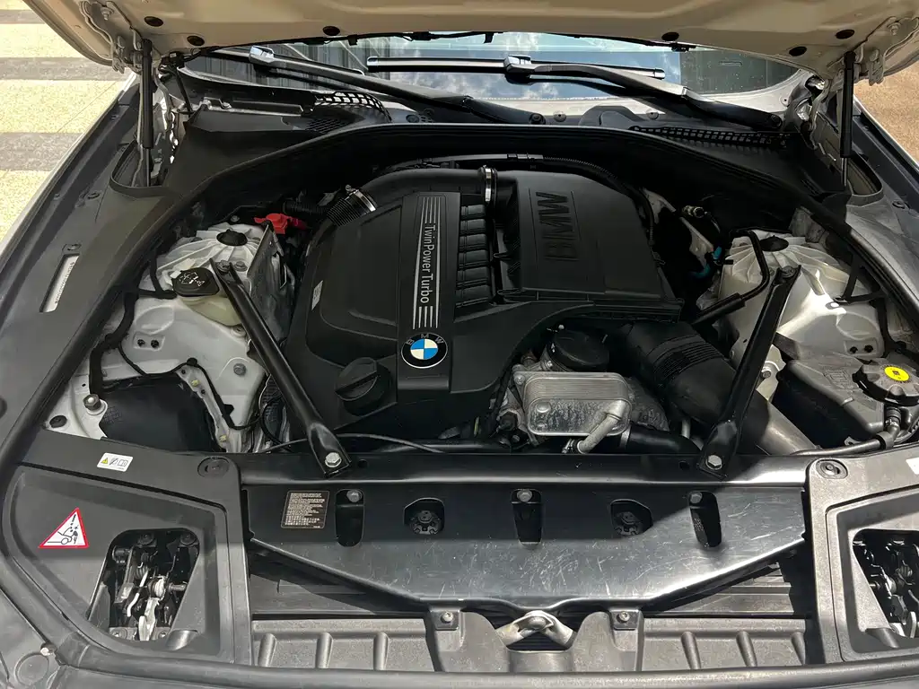 BMW 5 Series (Import) — миниатюра 4