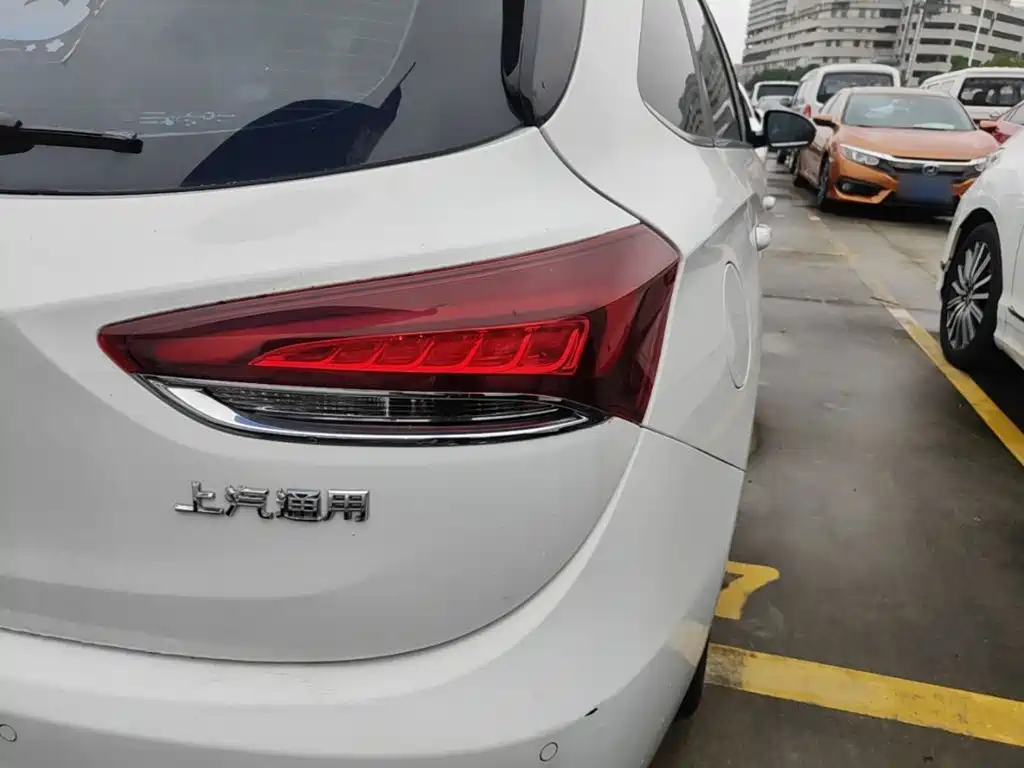 Buick Excelle — миниатюра 8