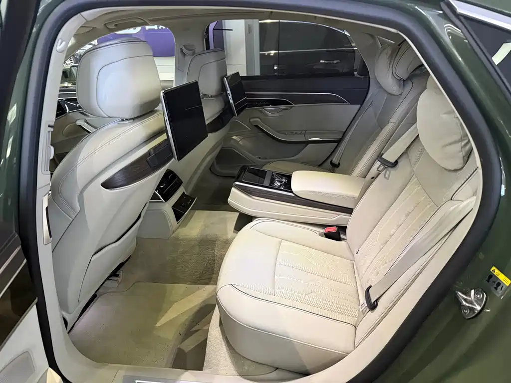 Audi A8 — миниатюра 6