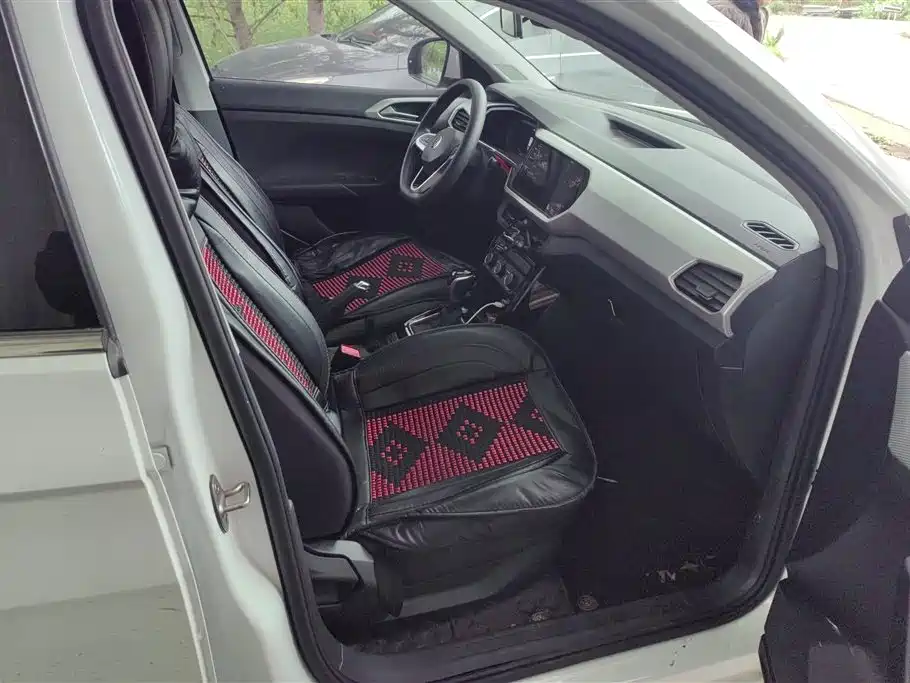 VOLKSWAGEN EXPLORING THE SHADOW