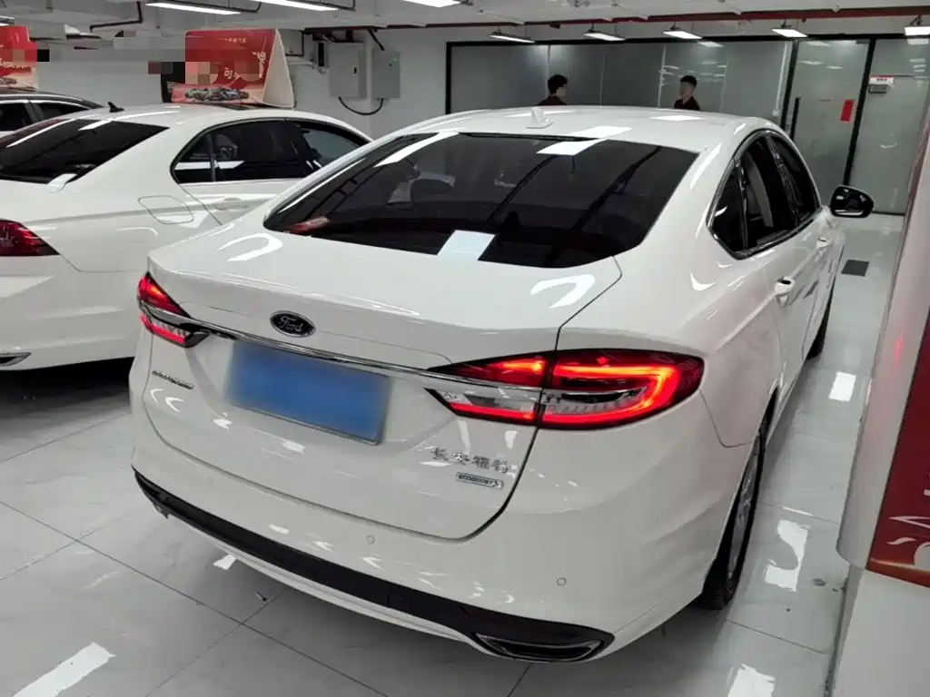 Ford Mondeo — миниатюра 7