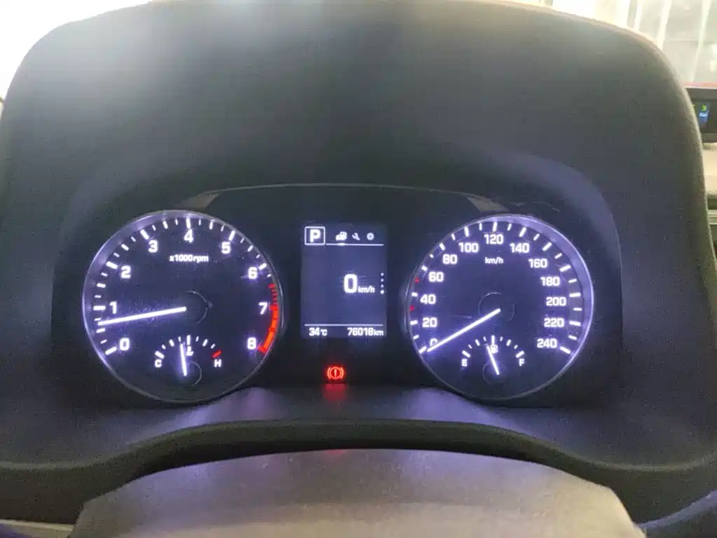 Hyundai Elantra — миниатюра 7