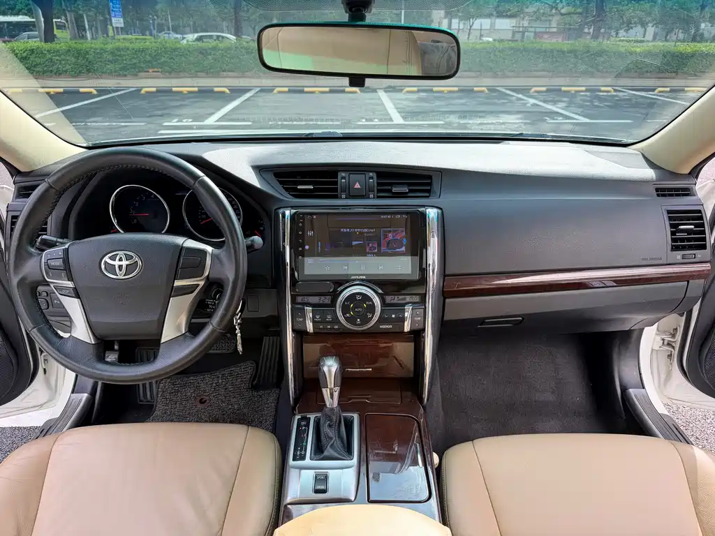 Toyota Reiz — миниатюра 15