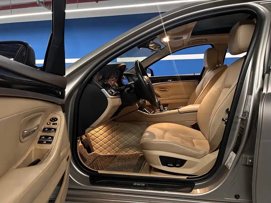 BMW 5 Series — миниатюра 7