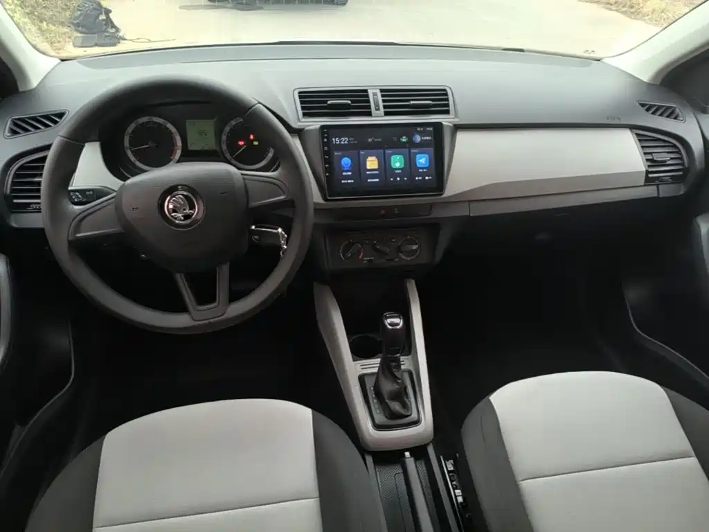 Skoda Fabia — миниатюра 10