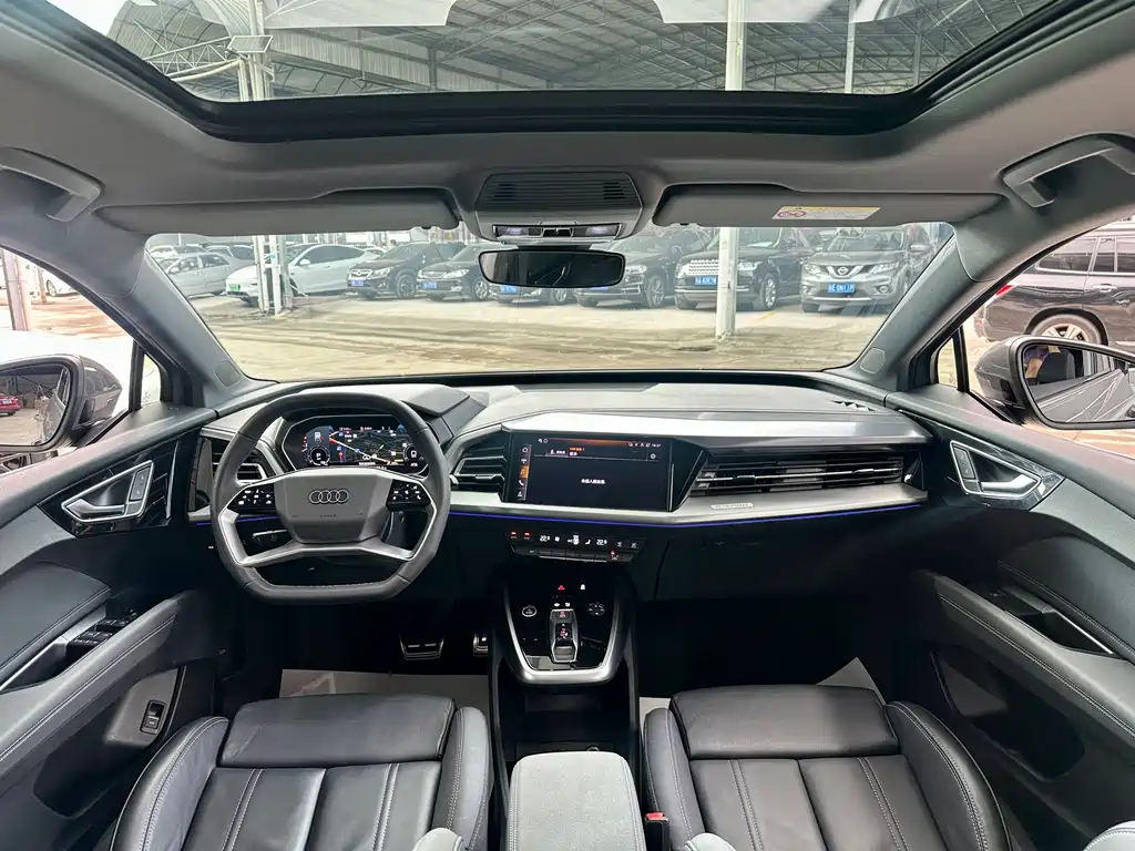 Audi Q4 e-tron — миниатюра 14